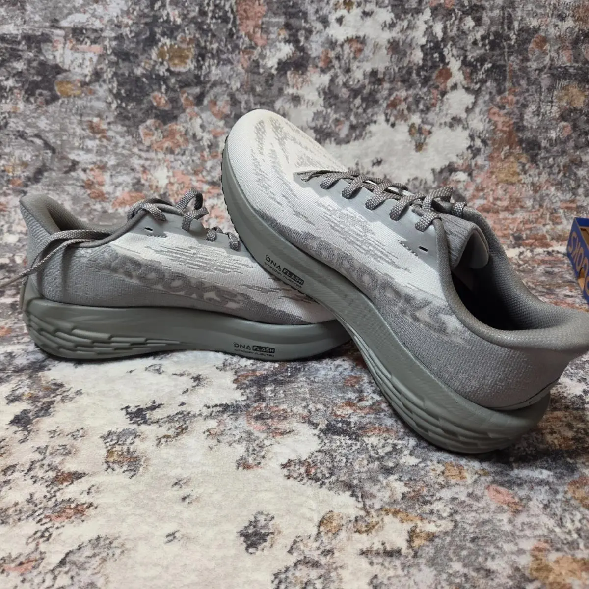 Brooks shoes - Brooks Launch 11 - Launch - Oyster /Primer Gray / Blue 9
