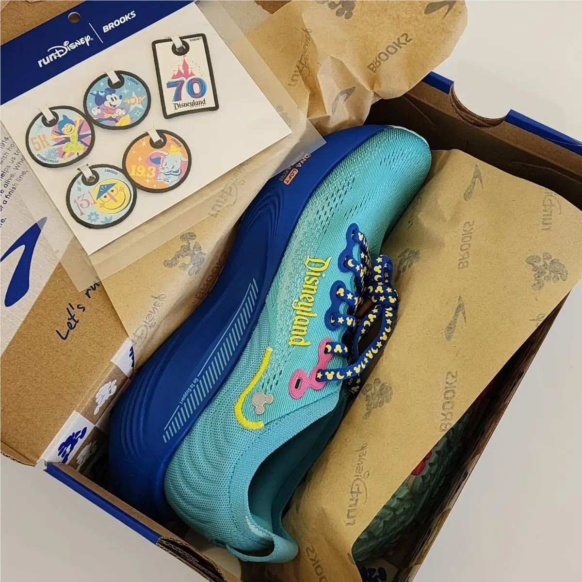 Disney Brooks Adrenaline Gts 25 Women`s 8 Badges Blue Disneyland Rundisney