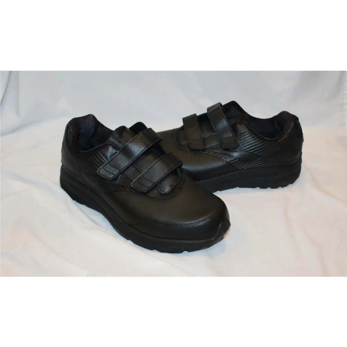 Brooks shoes - Black 1