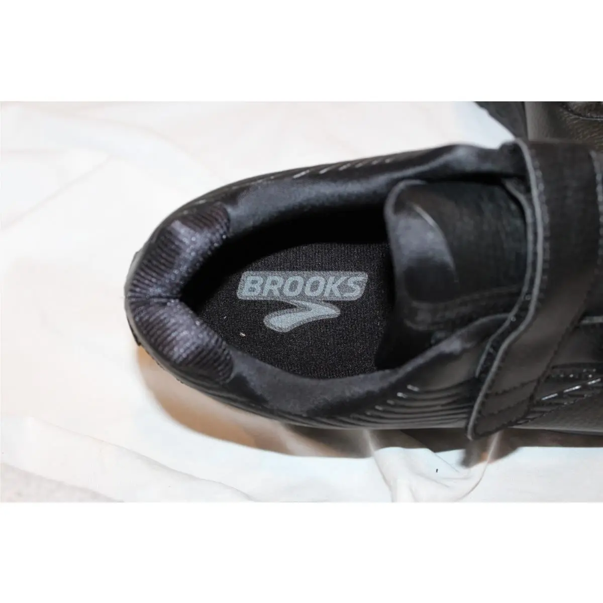 Brooks shoes - Black 4