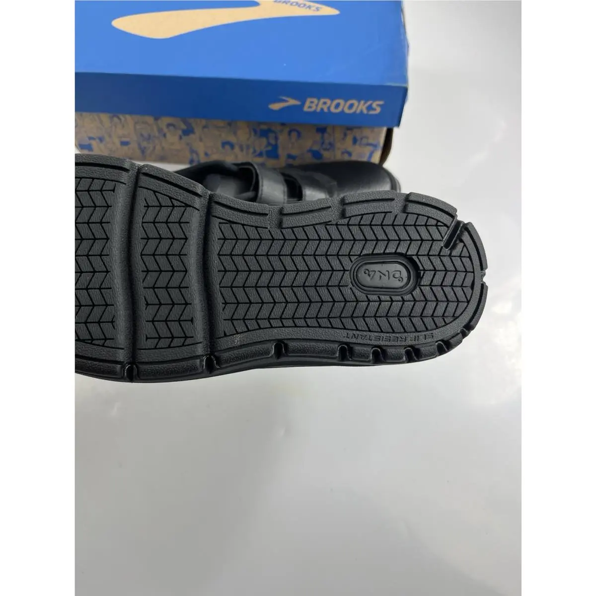 Brooks shoes - Brooks Addiction Walker V-strap 2 - Black 10