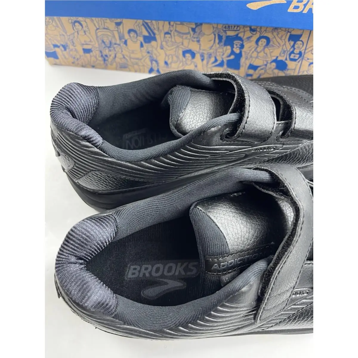 Brooks shoes - Brooks Addiction Walker V-strap 2 - Black 3