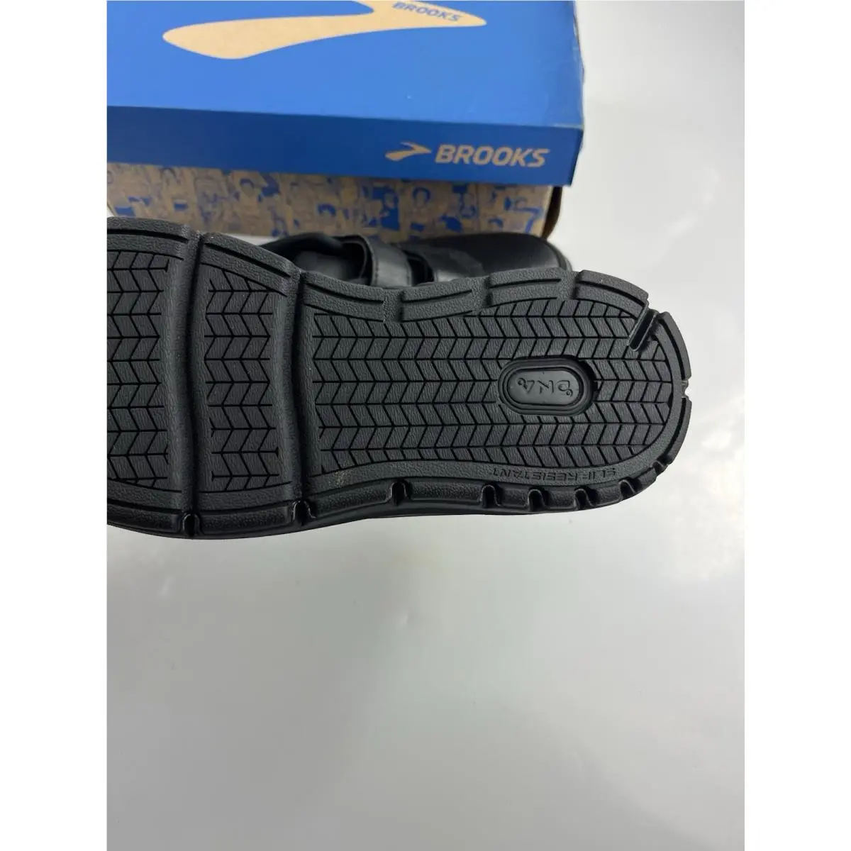 Brooks shoes - Brooks Addiction Walker V-strap 2 - Black 7