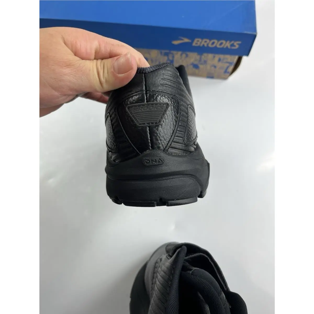 Brooks shoes - Brooks Addiction Walker V-strap 2 - Black 13