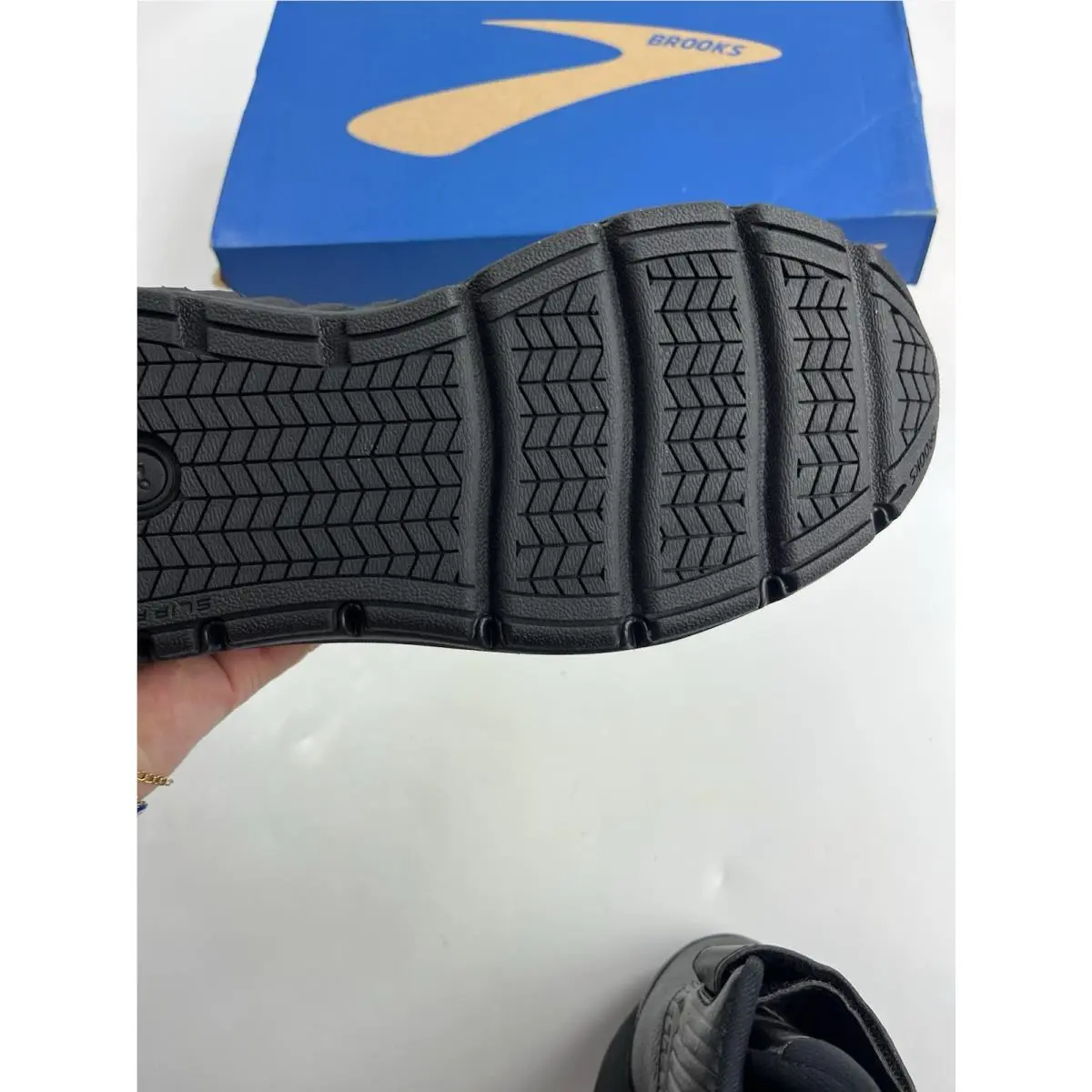 Brooks shoes - Brooks Addiction Walker V-strap 2 - Black 14
