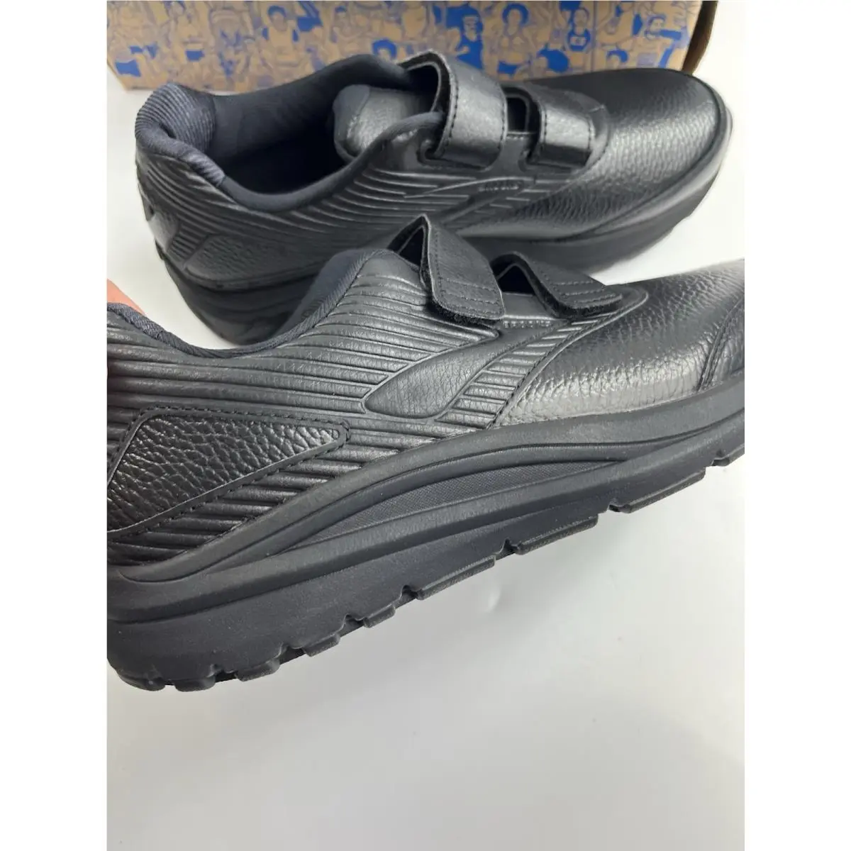 Brooks shoes - Brooks Addiction Walker V-strap 2 - Black 4