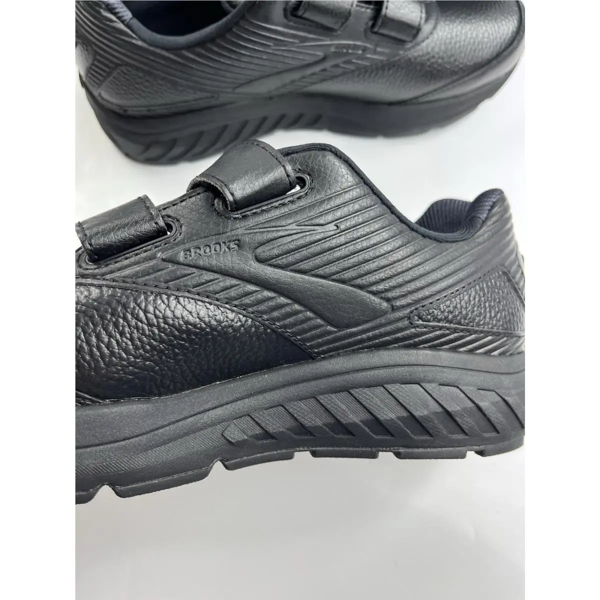 Brooks shoes - Brooks Addiction Walker V-strap 2 - Black 6