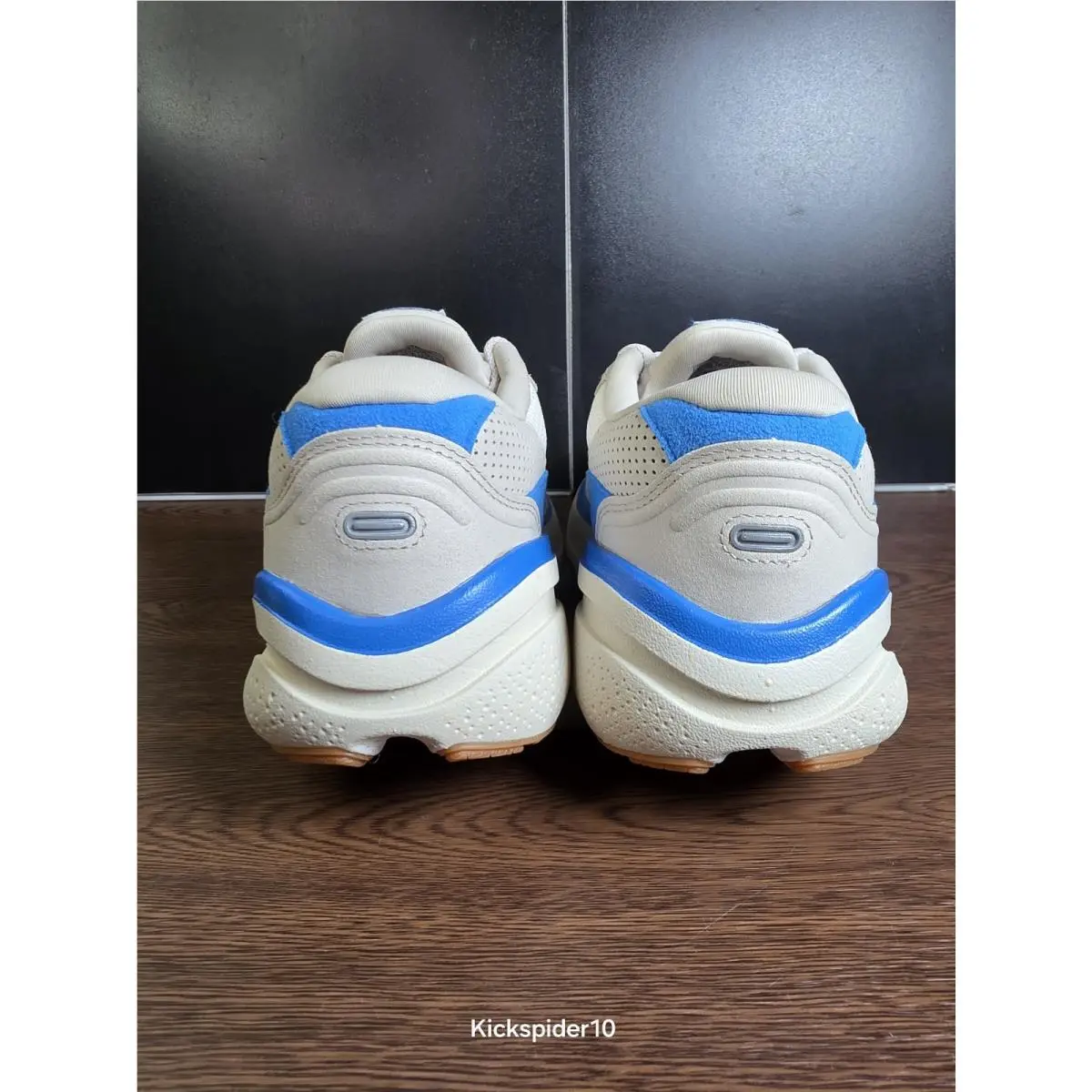 Brooks shoes - Brooks Ghost Max SE - Ghost Max - 1204331B475 - Silver Lining/ Blue /Surf The Web 9