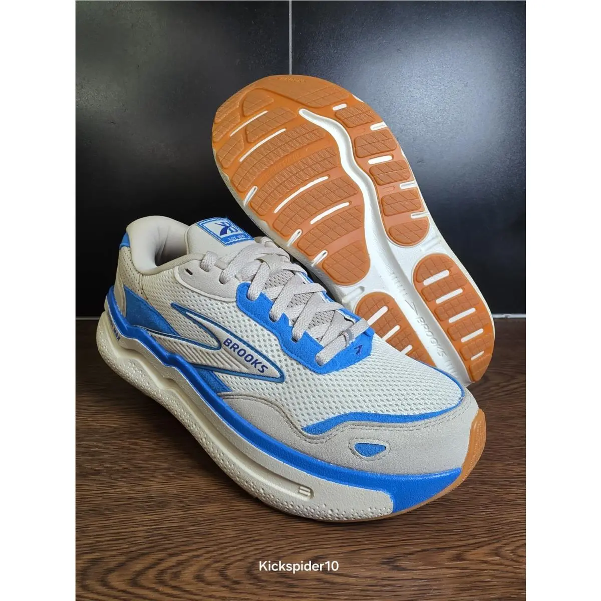 Brooks shoes - Brooks Ghost Max SE - Ghost Max - 1204331B475 - Silver Lining/ Blue /Surf The Web 2