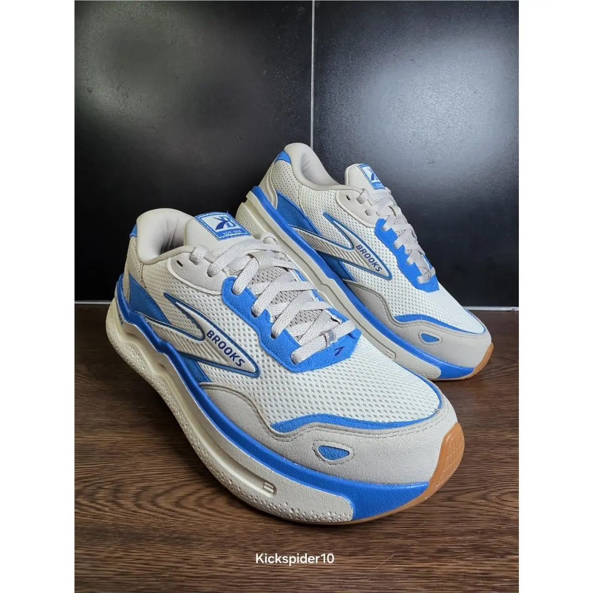 Brooks shoes - Brooks Ghost Max SE - Ghost Max - 1204331B475 - Silver Lining/ Blue /Surf The Web 3
