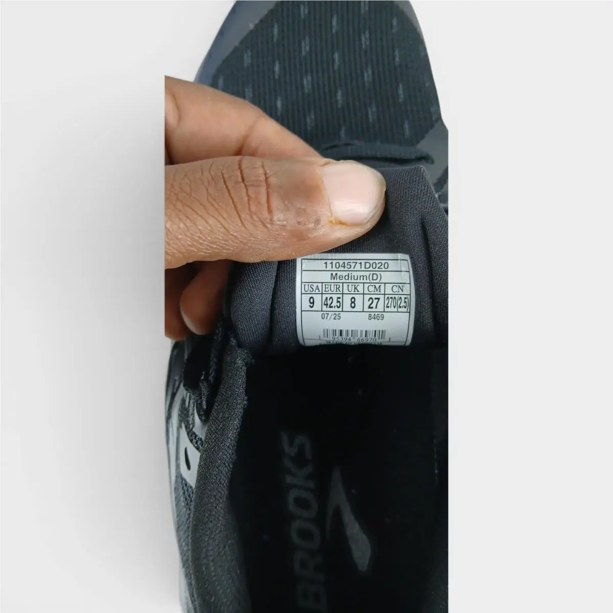 Brooks shoes - As Pictured 3