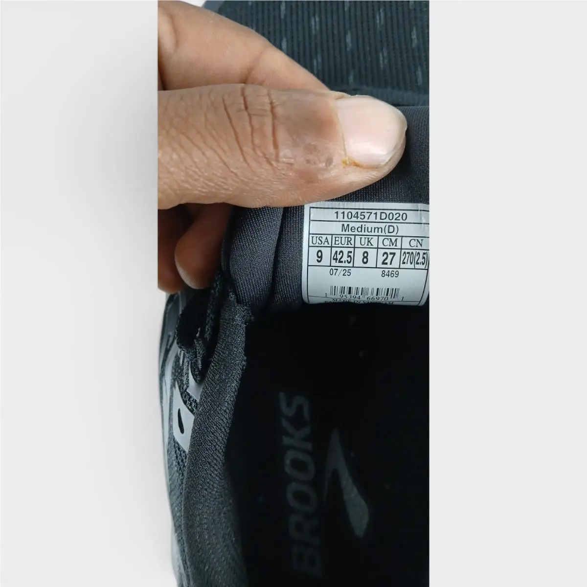 Brooks shoes - As Pictured 4
