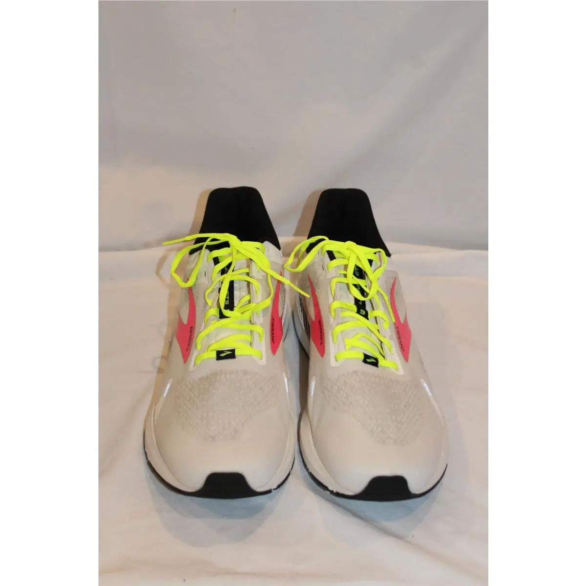 Brooks shoes - White 1