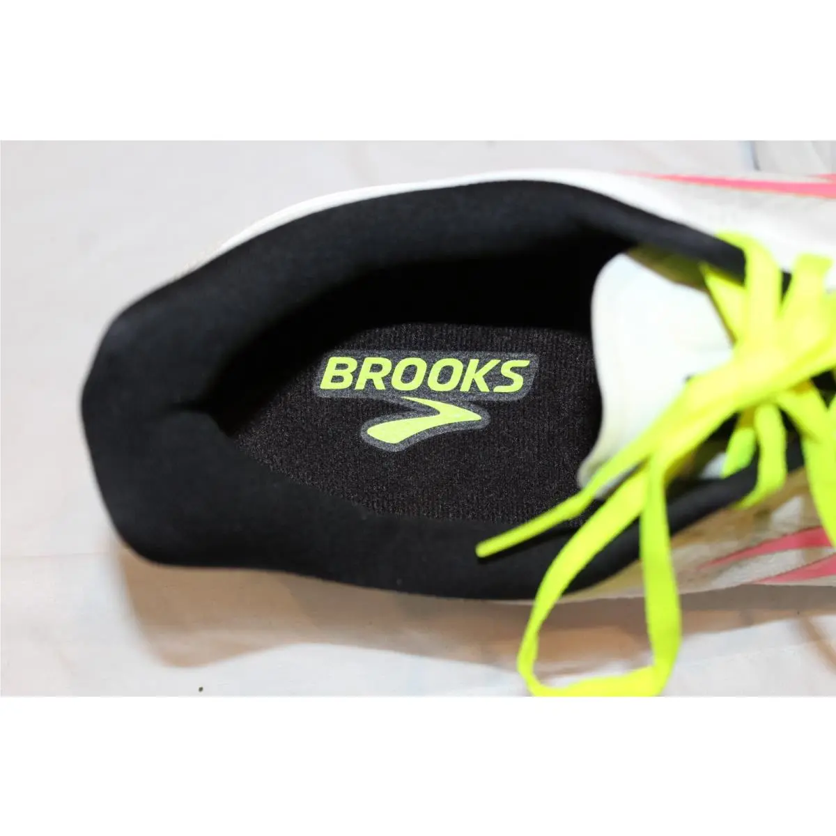 Brooks shoes - White 2