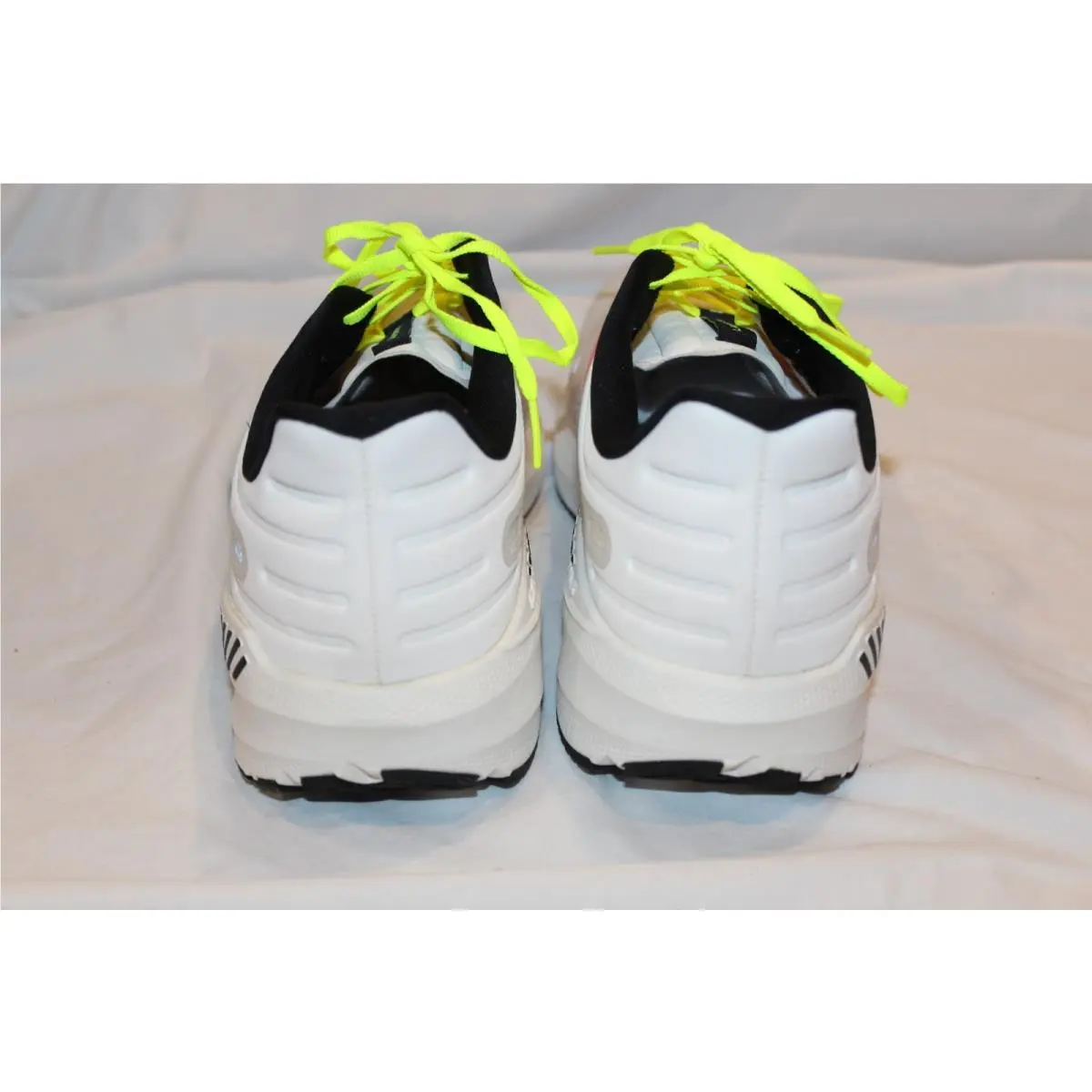 Brooks shoes - White 3