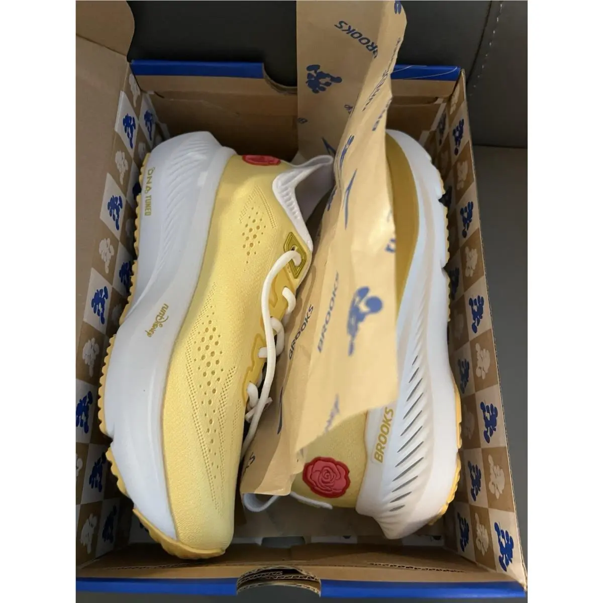Brooks shoes - Brooks Rundisney Princess - Rundisney Princess - Yellow 8
