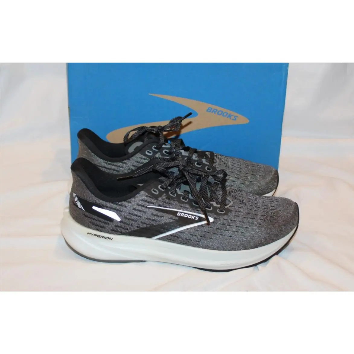 Brooks Hyperion Women’s 10 Gunmetal Black White Athletic Sneakers 10