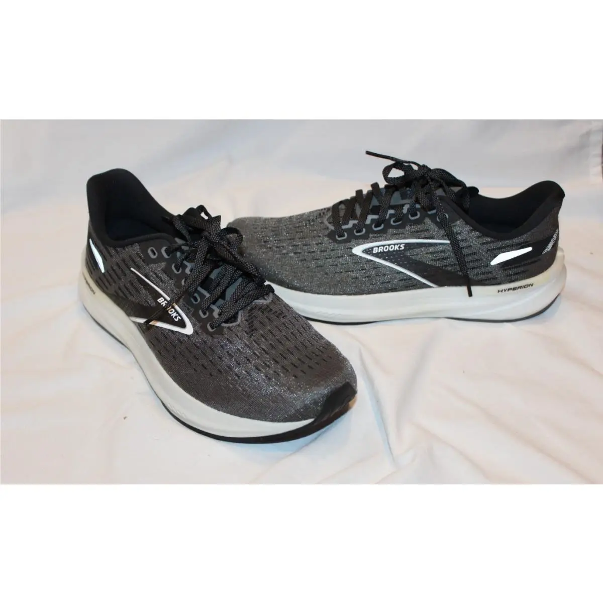 Brooks shoes - Brooks Hyperion - Hyperion - Black 1