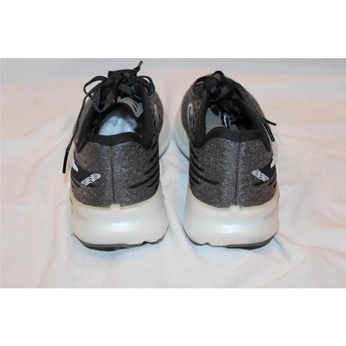 Brooks shoes - Brooks Hyperion - Hyperion - Black 3