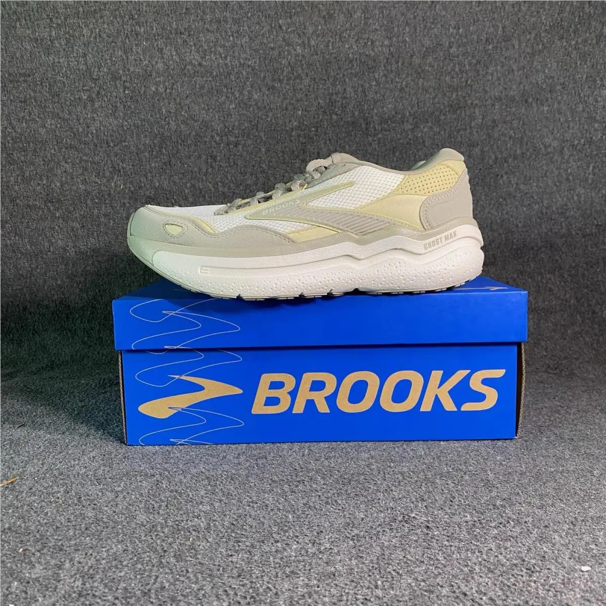 Brooks shoes - Brooks Ghost Max SE - Ghost Max - 110444 1D 335 - Gray 1