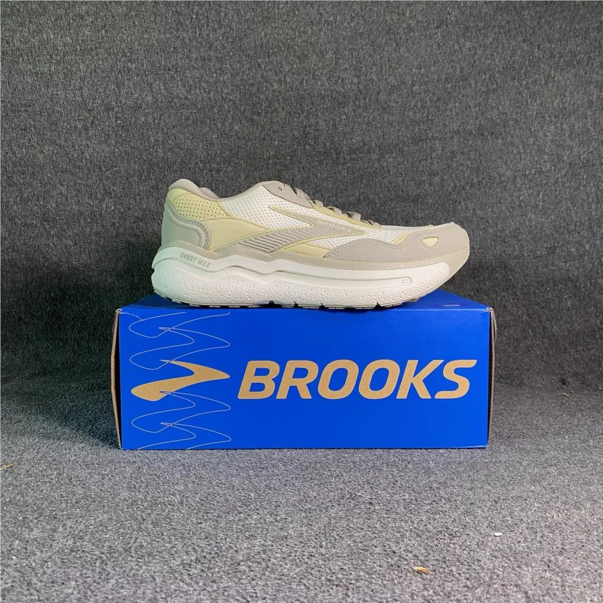 Brooks shoes - Brooks Ghost Max SE - Ghost Max - 110444 1D 335 - Gray 3