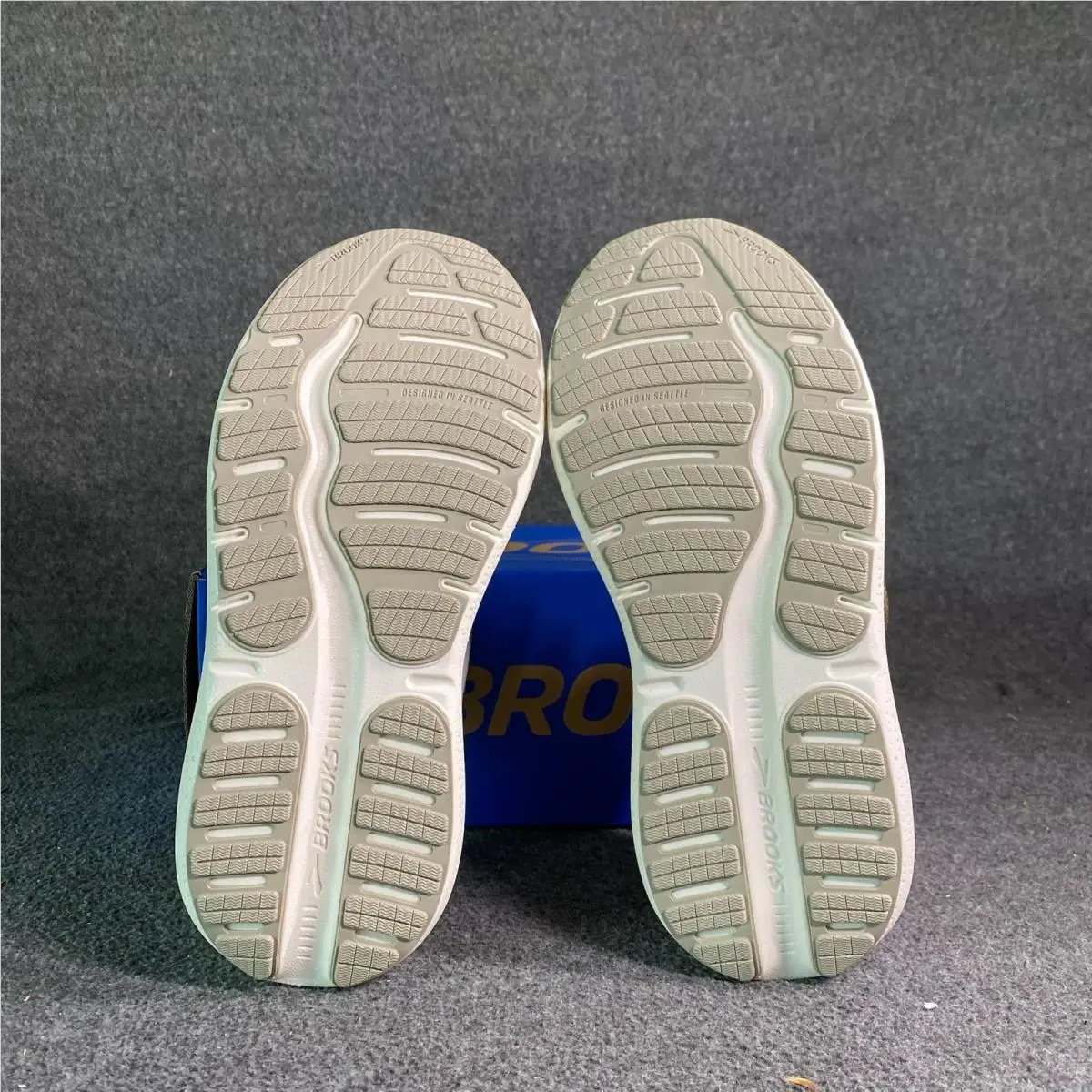 Brooks shoes - Brooks Ghost Max SE - Ghost Max - 110444 1D 335 - Gray 4