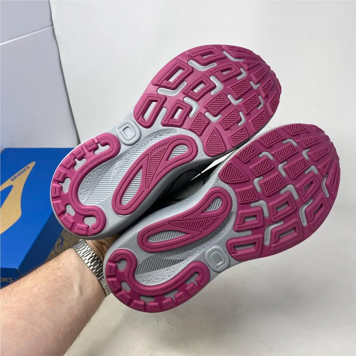 Brooks shoes - ADRENALINE GTS 24 - ADRENALINE GTS - Gray 8