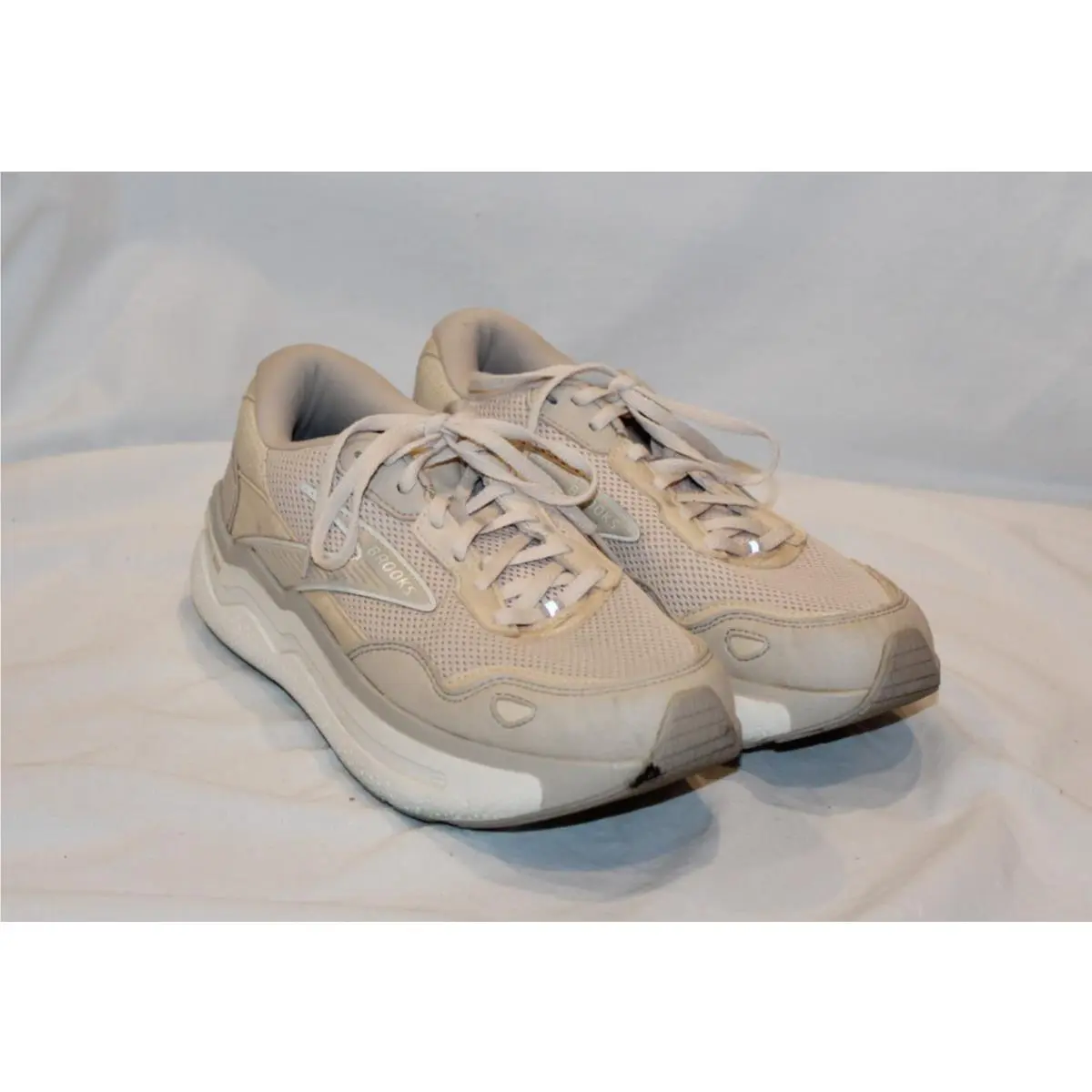 Brooks shoes - Brooks Ghost Max - Ghost Max - ALMOND 1