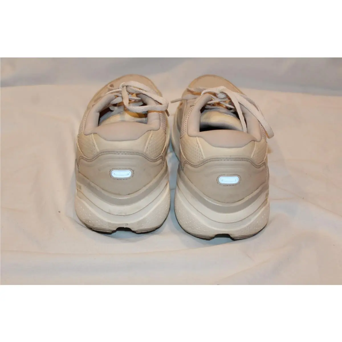 Brooks shoes - Brooks Ghost Max - Ghost Max - ALMOND 3