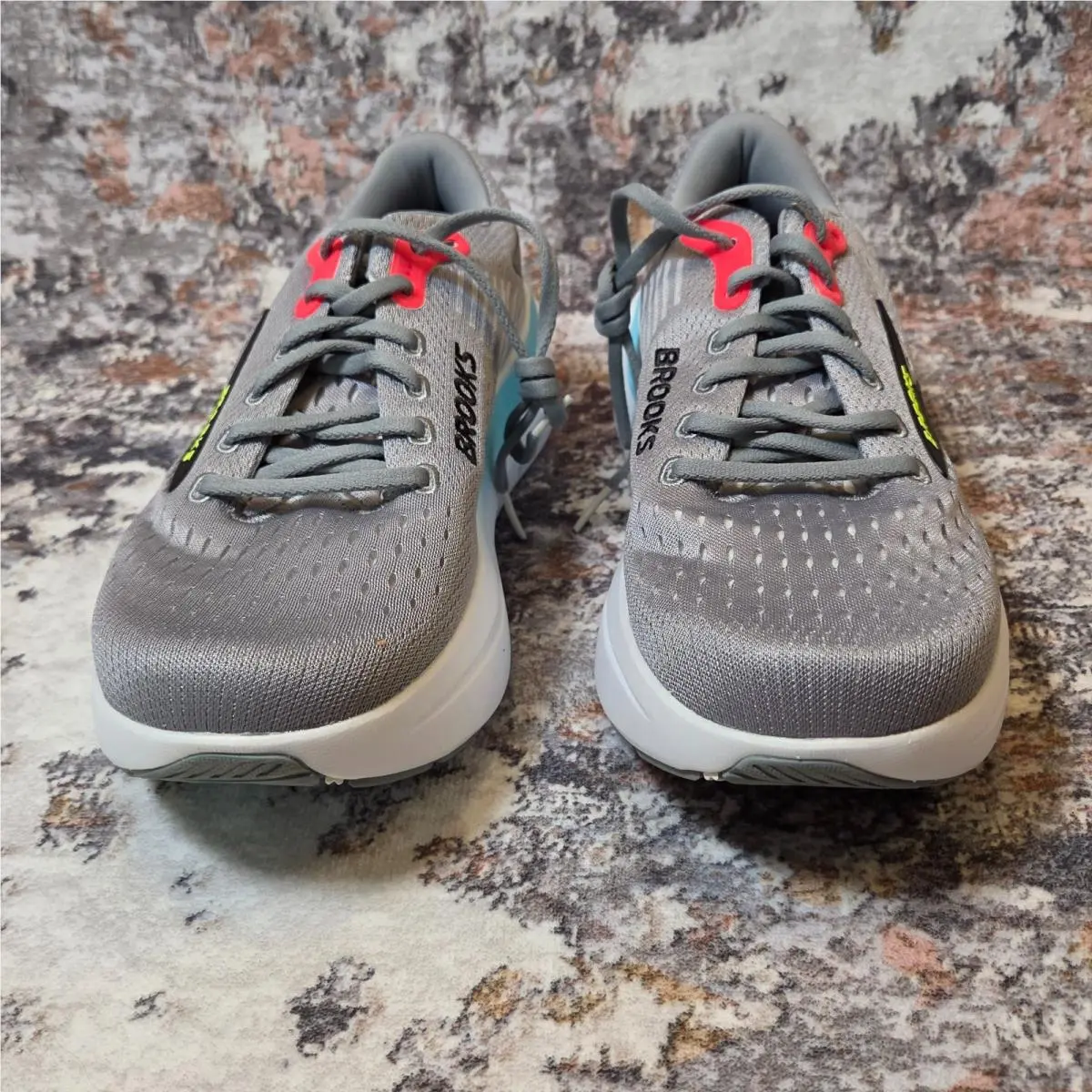 Brooks shoes - Brooks Ghost Max 3 - Ghost Max - Primer Grey/Antarctica/Red 4