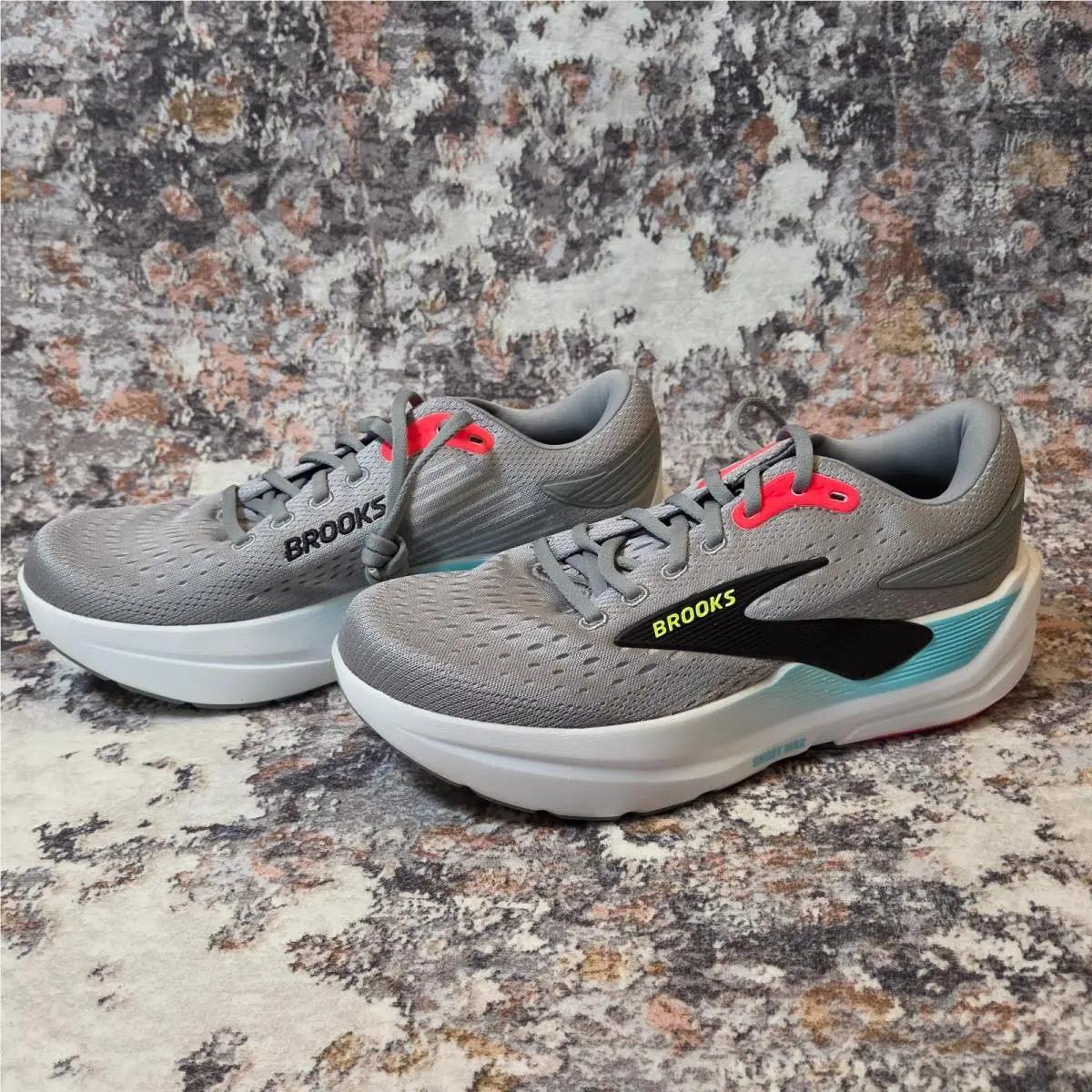 Brooks shoes - Brooks Ghost Max 3 - Ghost Max - Primer Grey/Antarctica/Red 7