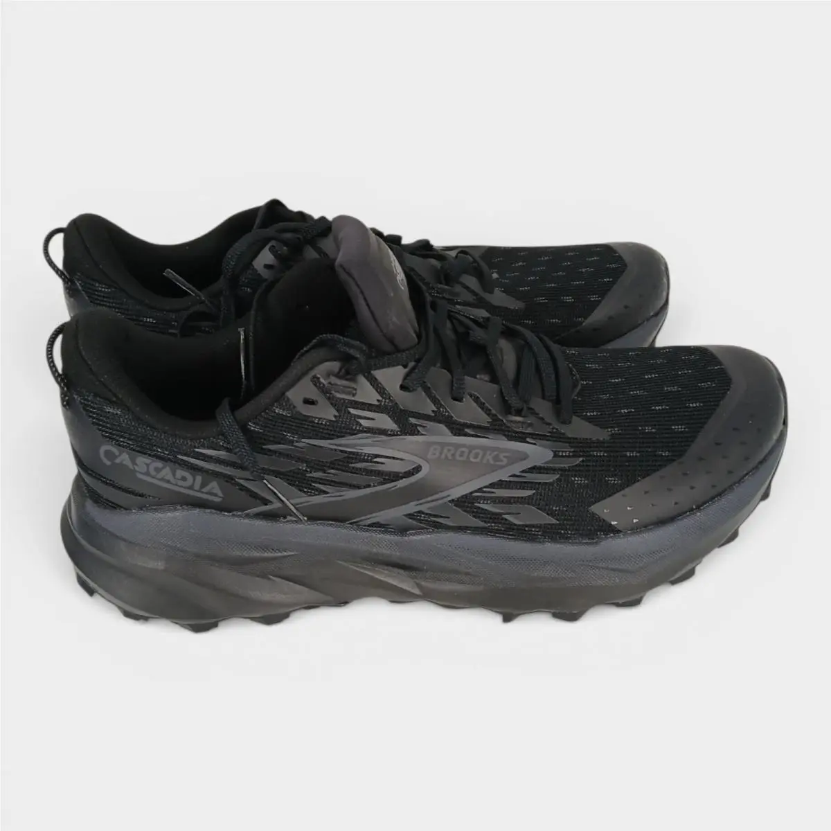 Brooks Men`s Cascadia 19 Trail Running Shoes Sneakers Size 10