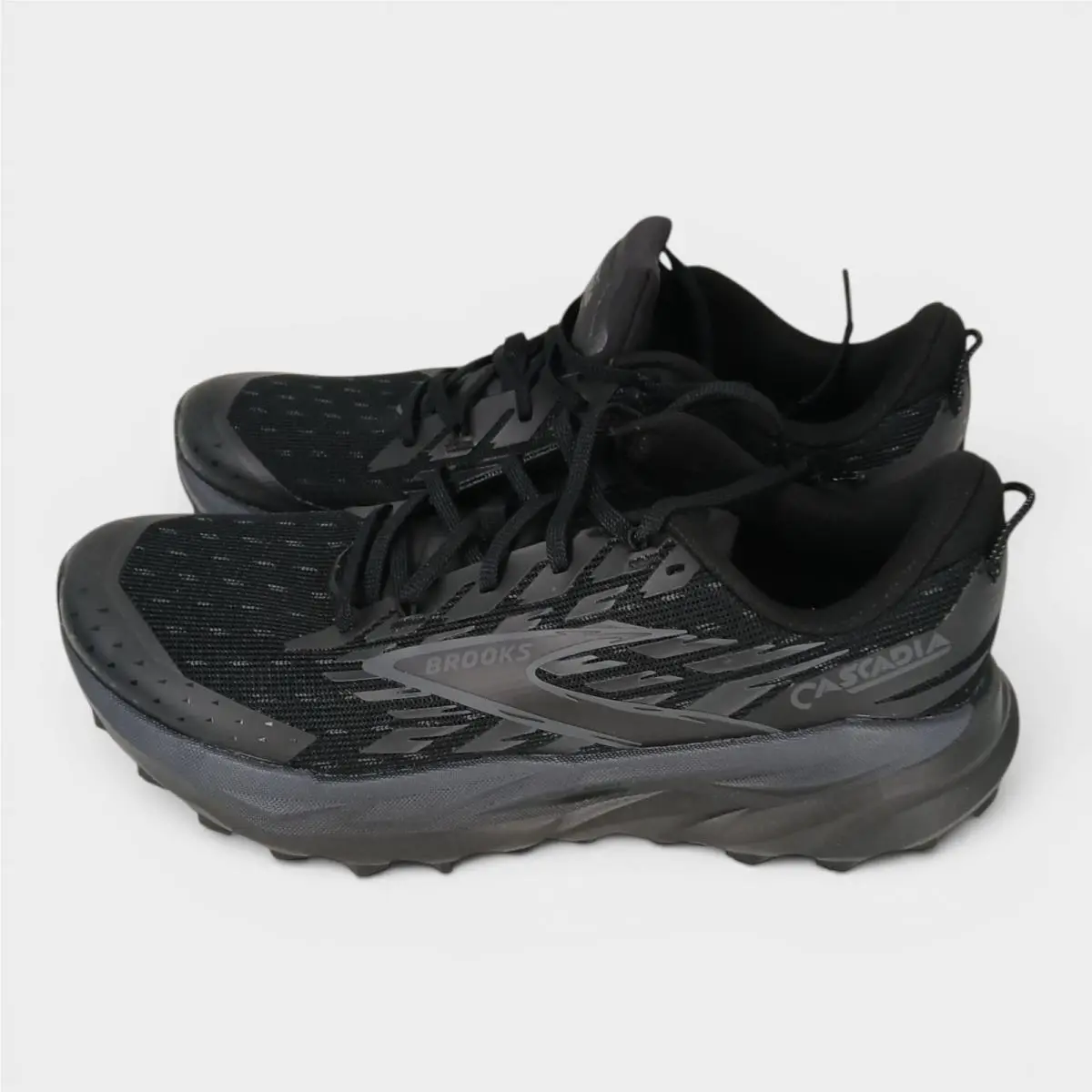 Brooks shoes - As Pictured 0