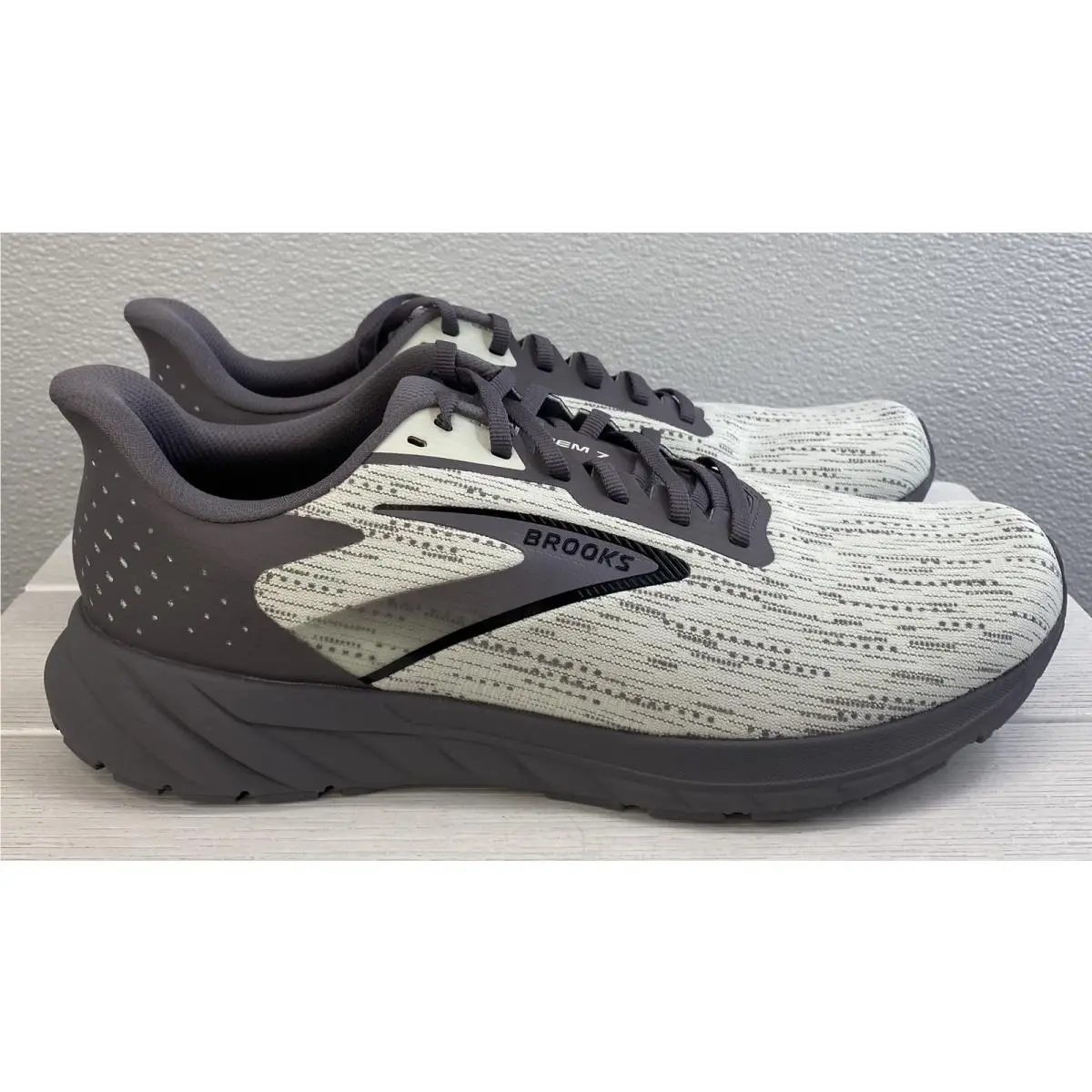 Brooks Anthem 7 Men`s Size 11.5D Gray/excaliber/black Mesh Running Sneakers
