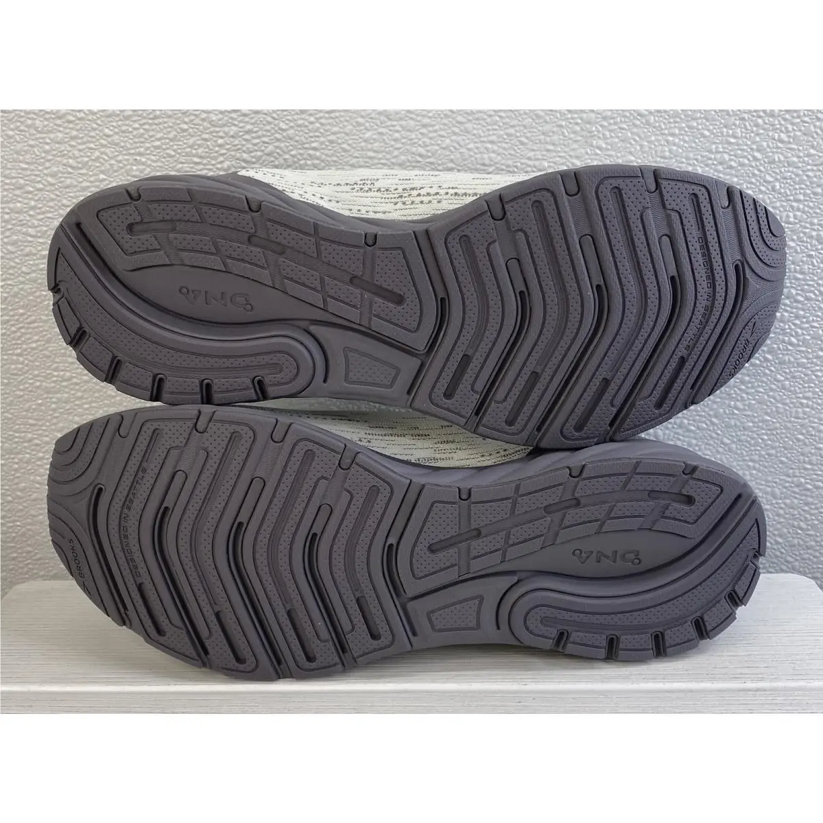 Brooks shoes - Gray (UPC: 195394667486) 3