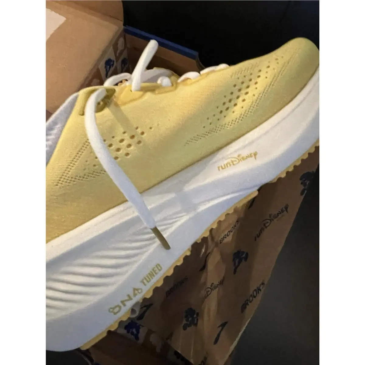Brooks shoes - Brooks Rundisney Princess - Rundisney Princess - Yellow 3