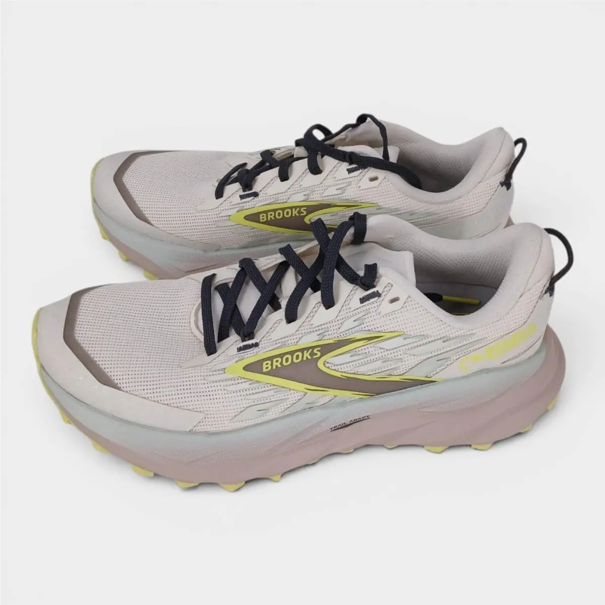 Brooks shoes - As Pictured 0