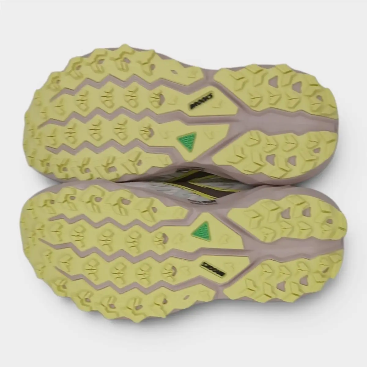 Brooks shoes - As Pictured 3