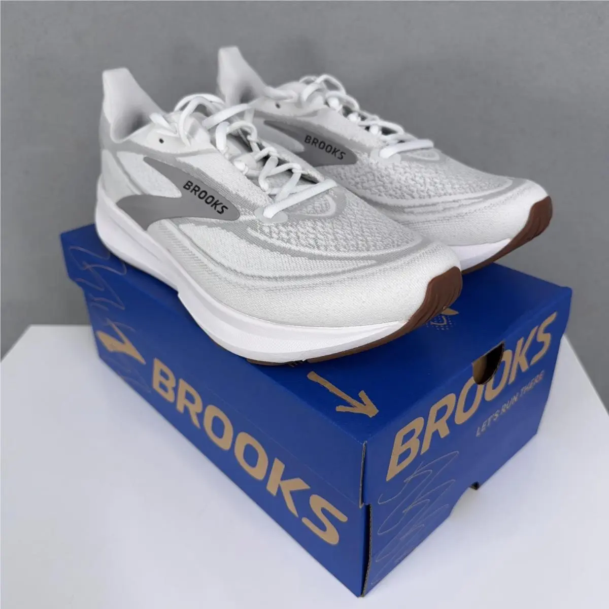 Brooks shoes - Brooks Revel 9 - Revel - White 3