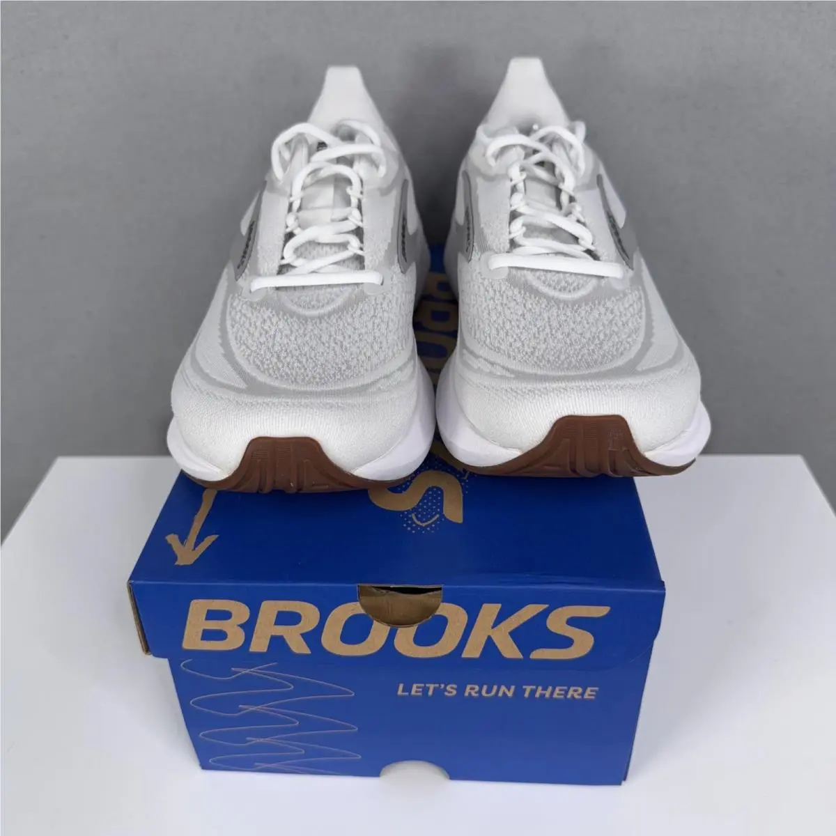 Brooks shoes - Brooks Revel 9 - Revel - White 4
