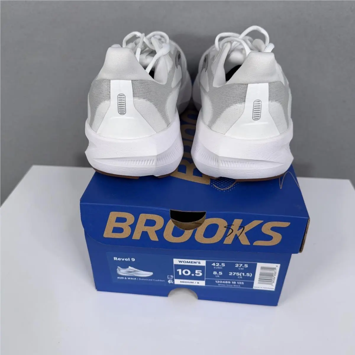 Brooks shoes - Brooks Revel 9 - Revel - White 6