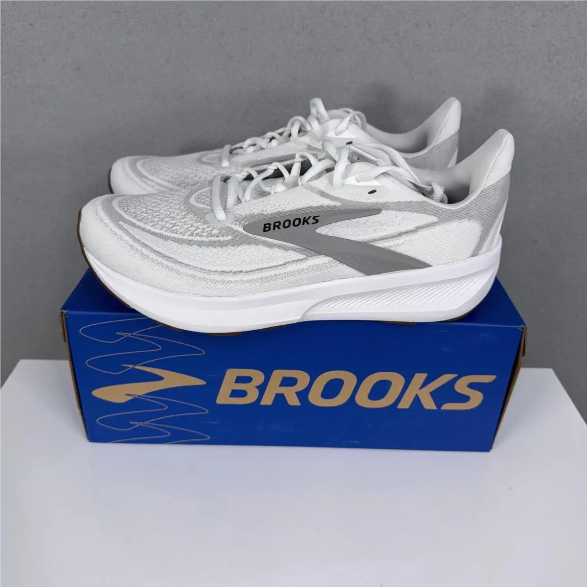 Brooks shoes - Brooks Revel 9 - Revel - White 5