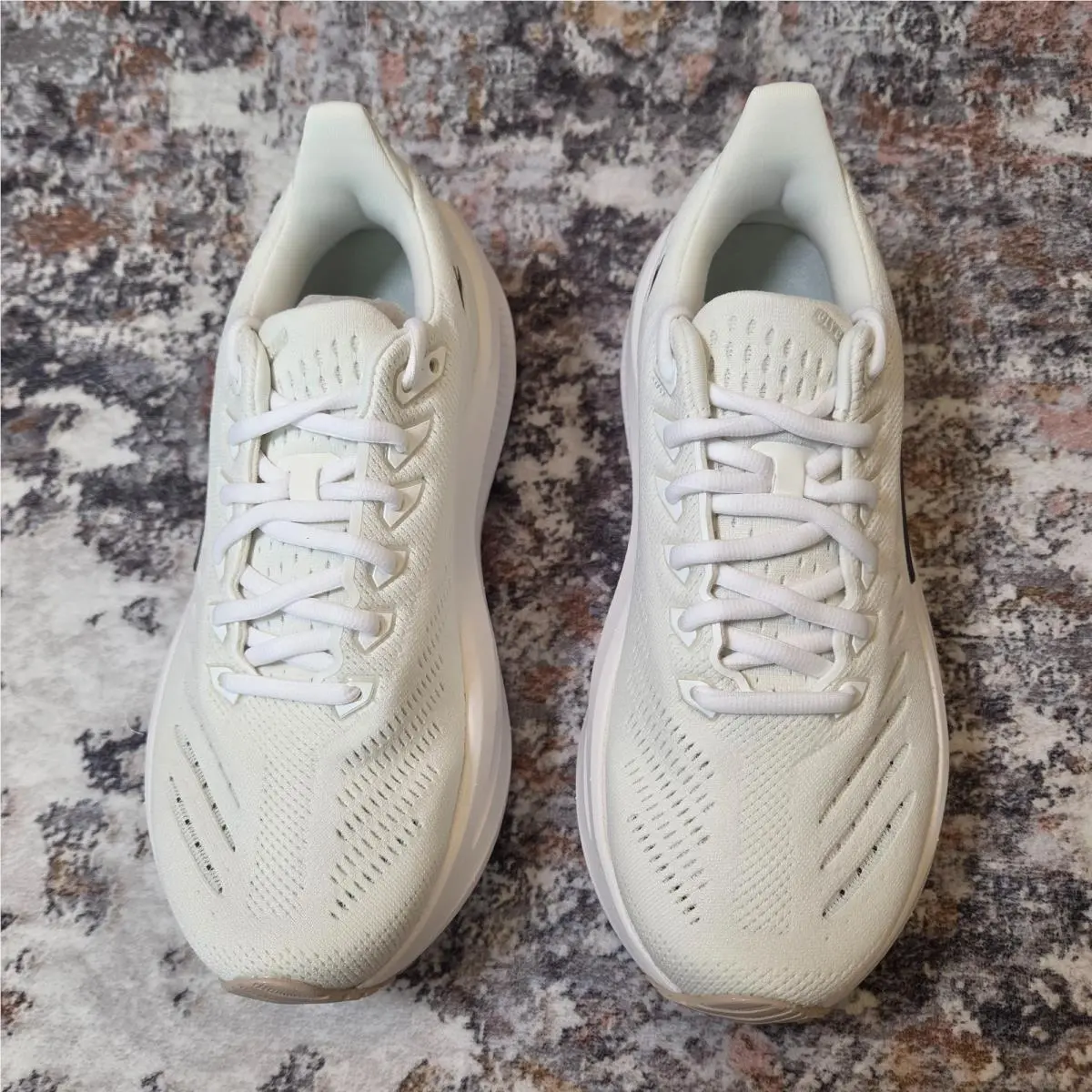 Brooks shoes - Brooks Glycerin Max 2 - Glycerin Max - White / Black / Chateau Gray 4