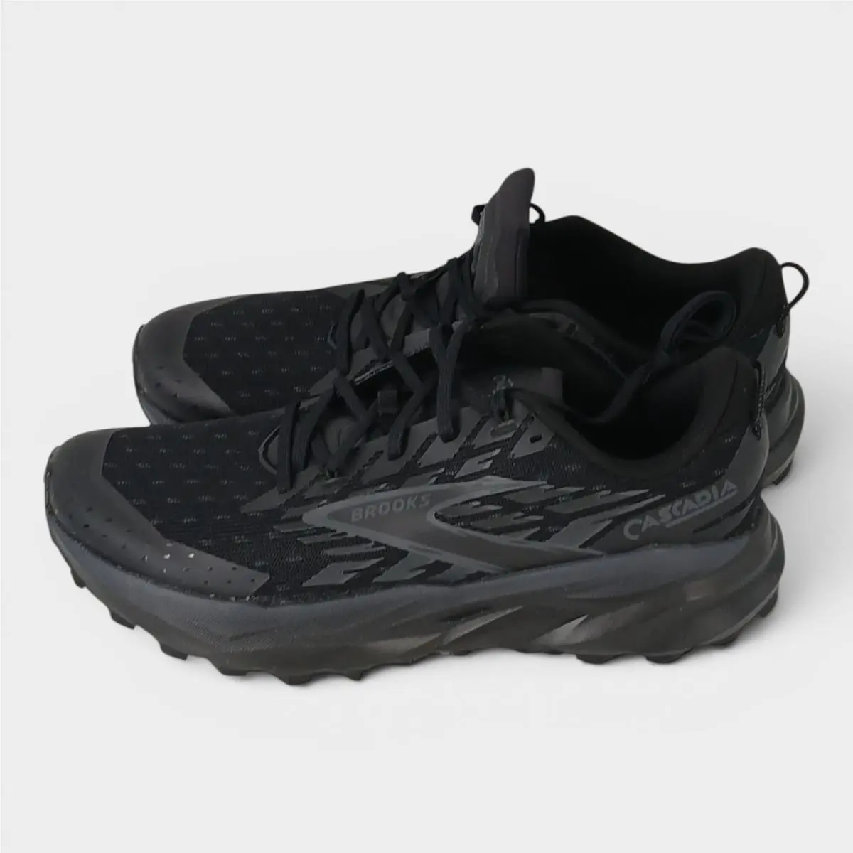 Brooks shoes - As Pictured 0