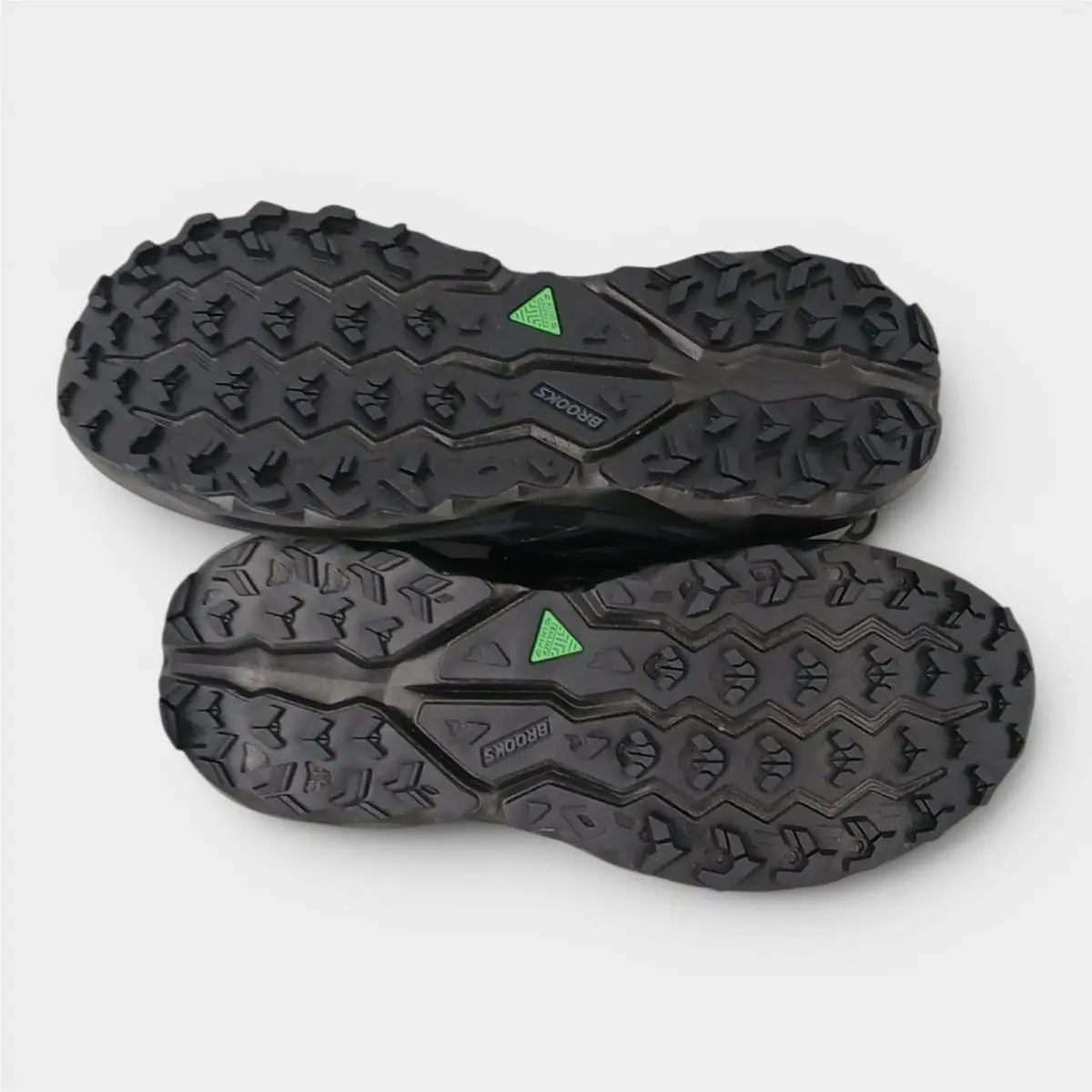 Brooks shoes - As Pictured 3