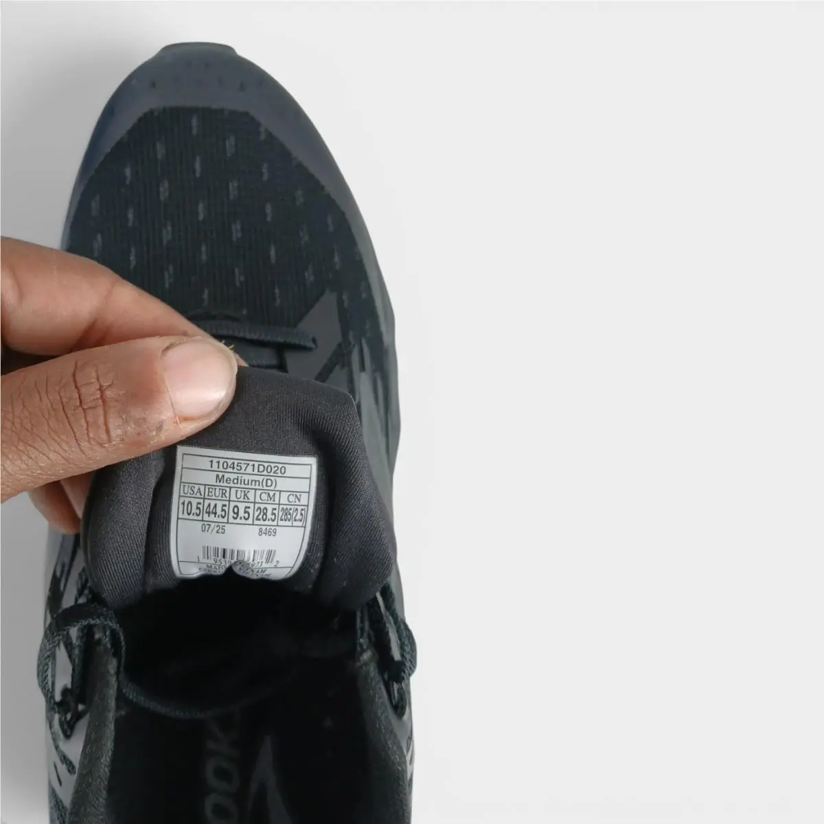 Brooks shoes - As Pictured 4
