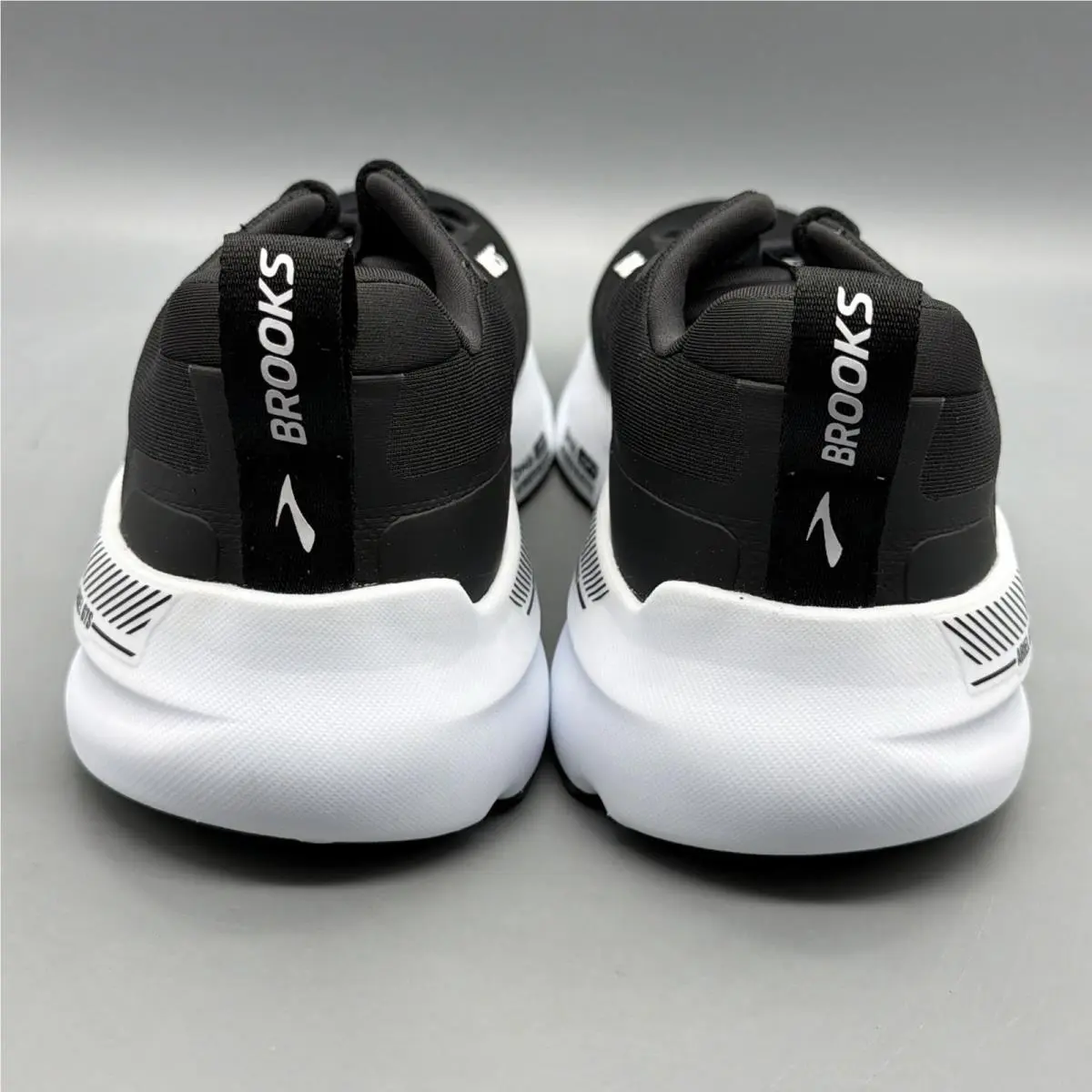Brooks shoes - Brooks Ariel GTS 26 - Ariel GTS - 1204441D090 - Black (UPC: 0195394754186) 2