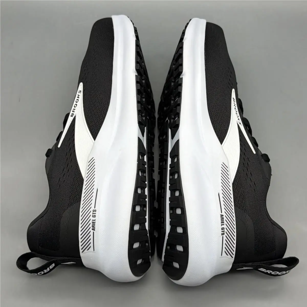 Brooks shoes - Brooks Ariel GTS 26 - Ariel GTS - 1204441D090 - Black (UPC: 0195394754186) 4