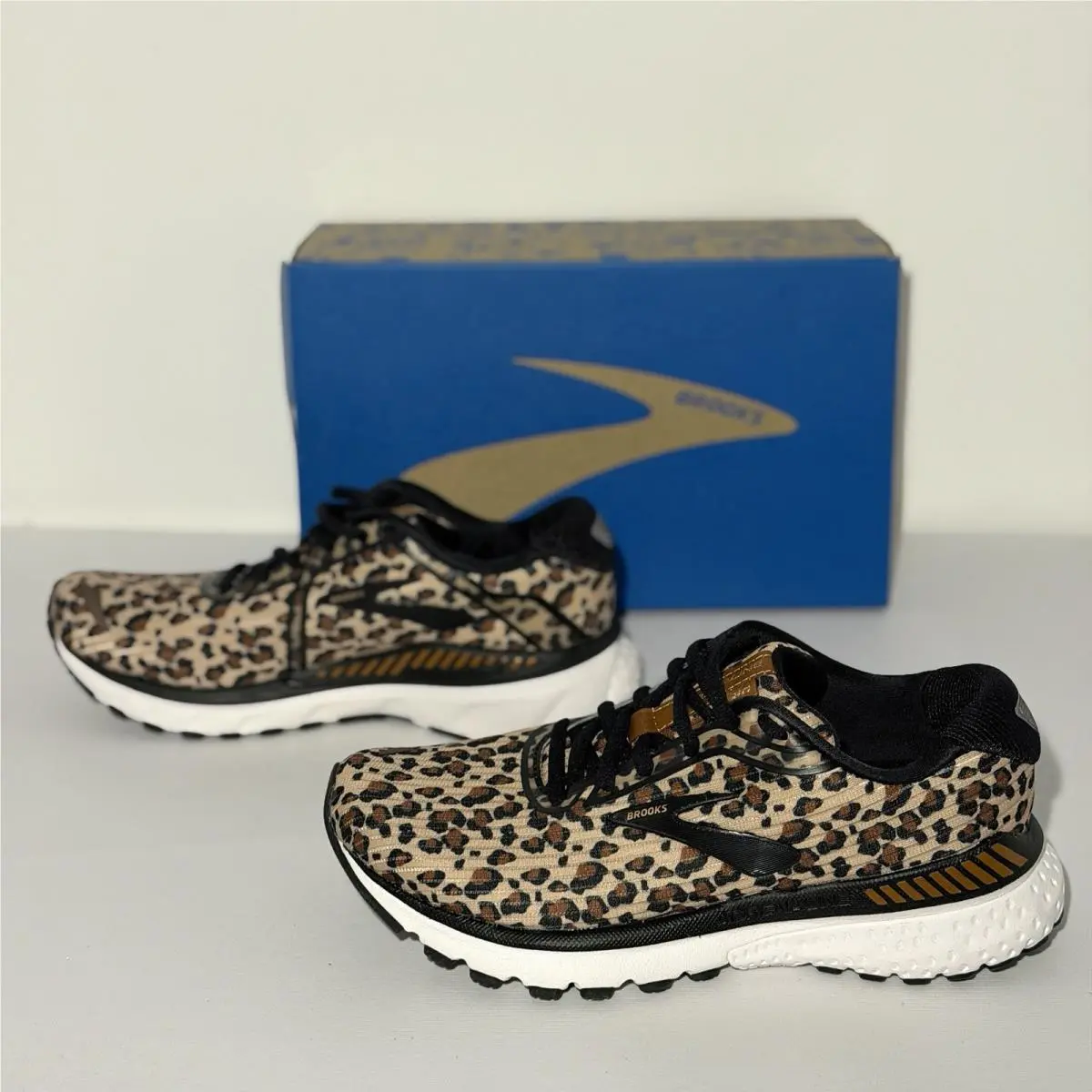 Brooks shoes - Brooks Adrenaline GTS 20 - Adrenaline GTS - 1202961B264 - Brown 5