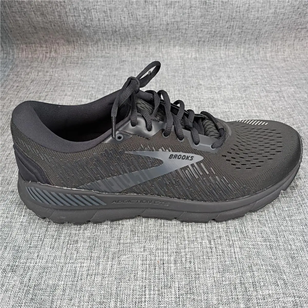 Brooks shoes - Brooks Addiction - Addiction - 110365 1D 020 - Black 9